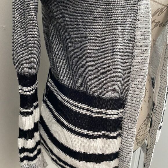 Olive & Oak cardigan - Picture 2 of 4